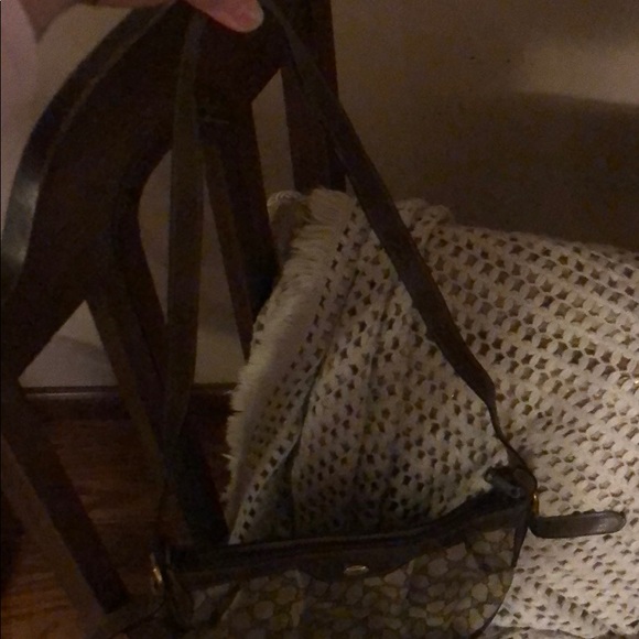 GUCCI VINTAGE MONOGRAM HANDBAG!! Rounded bottom - Picture 3 of 8